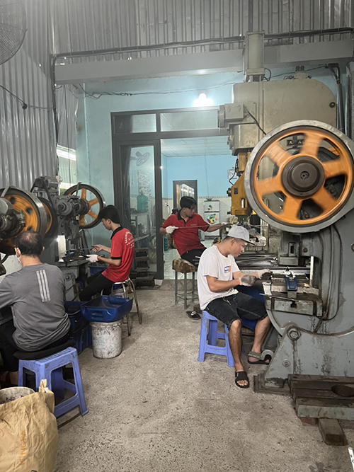 Hình ảnh nhà máy - Keo Hoàng Phúc - Công Ty TNHH Ngũ Kim Hoàng Phúc